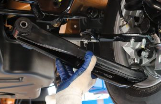 Sostituzione Braccio di Sospensione Anteriore del Piaggio Porter NP6 - Mondo Porter