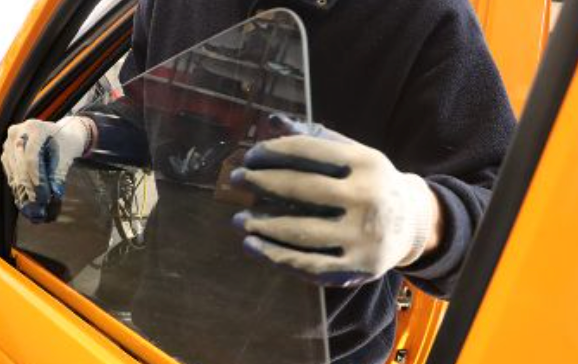 Sostituzione dei Vetri Laterali Finestrini del Piaggio Porter NP6 - Mondo Porter