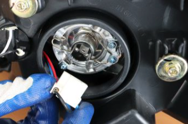 Sostituzione Lampadina Proiettore Anteriore per Piaggio Porter NP6