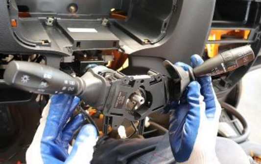Sostituzione del Devioluci su un Piaggio Porter NP6 - Mondo Porter