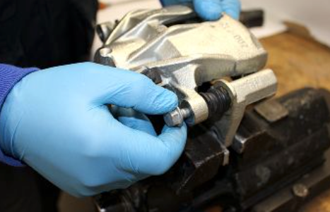 Sostituzione Pinza Freno del Piaggio Porter NP6 - Mondo Porter
