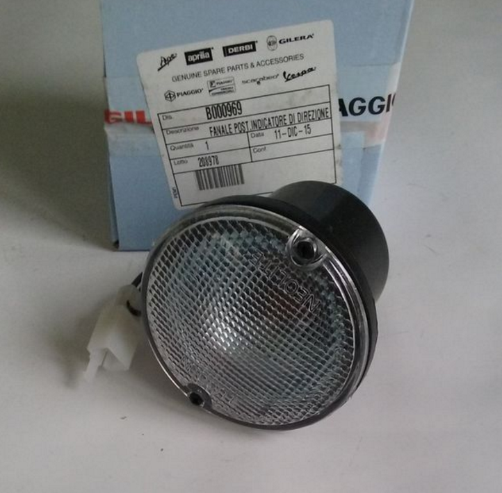 Fanalino Freccia Posteriore Piaggio Porter B000969 - Mondo Porter